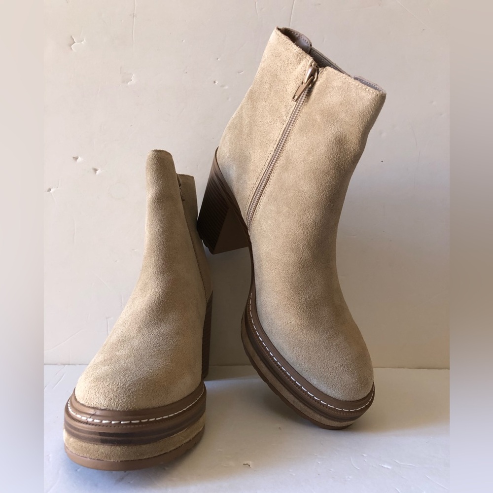 Steve Madden Womens SEARCHES Sand Suede Ankle Boots Shoes 10 Medium Block Heel